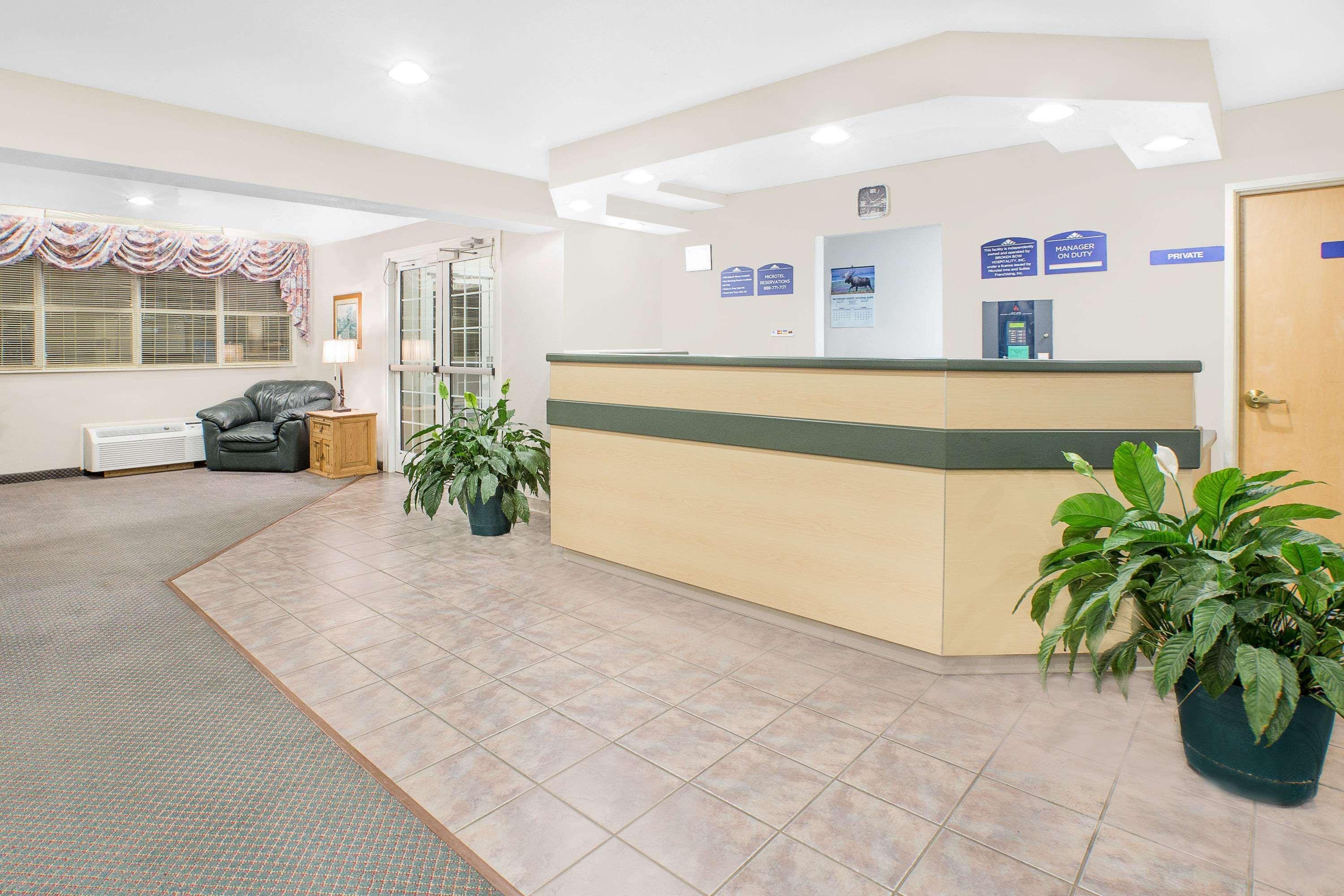 Microtel Inn & Suites By Wyndham Broken Bow Exterior photo